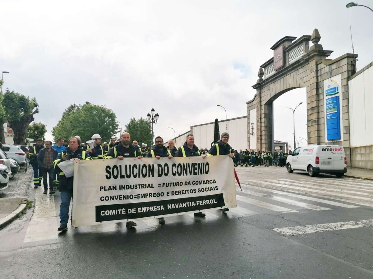 Los trabajadores de Navantia se manifiestan por las calles de Ferrol para criticar la actitud del Ministerio de Hacienda / Europa Press