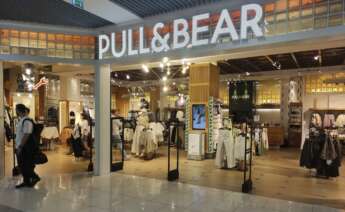 Tienda de Pull&Bear, del grupo Inditex, reabierta en Ucrania