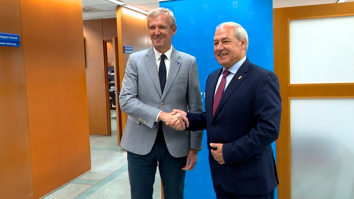 El presidente de la Xunta de Galicia, Alfonso Rueda, y el presidente de la Diputación Provincial de Lugo, José Tomé, minutos antes del encuentro mantenido este miércoles en la Delegación Territorial de la Xunta. En Lugo, a 17 de julio de 2024