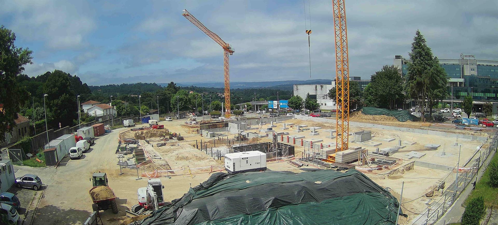 Las obras de construcción del Centro de Protonterapia de Galicia, que se ubicará en el entorno del Hospital Clínico de Santiago / Xunta