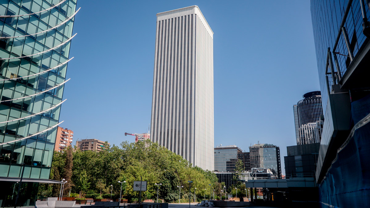 Fachada de la Torre Picasso de Madrid, propiedad de Pontegadea