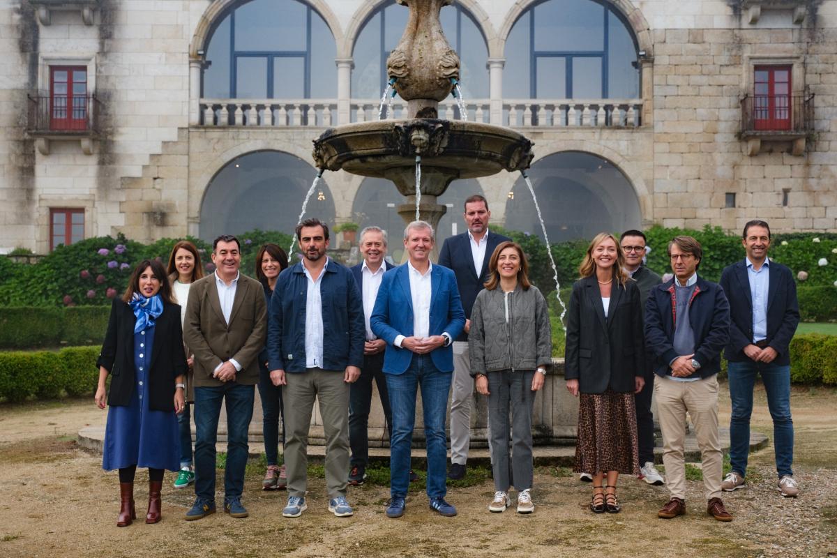 El presiente de la Xunta, Alfonso Rueda, prepara el inicio del curso político, en un retiro en Sober con su equipo de Gobierno