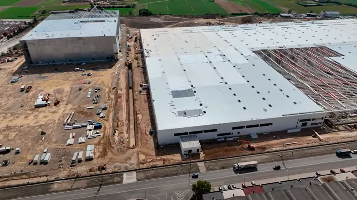 Obras del nuevo centro logístico de Inditex en el polígono de Malpica en Zaragoza