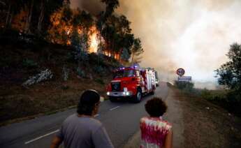 Camión de bomberos en tareas de extinción en el distrito de Aveiro / Europa Press / Diogo Baptista