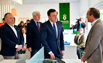 Visita del presidente de la Diputación de A Coruña, Valentín González Formoso, en mayo de 2022 al Green Coworking das Pontes, uno de los 11 centros de la Red de Coworking