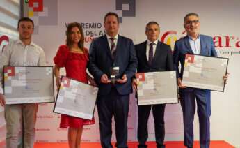 En el centro de la imagen, Javier Sal Pérez, director general de Citanias, recibe el Premio Pyme A Coruña 2024 / Cámara de Comercio de A Coruña