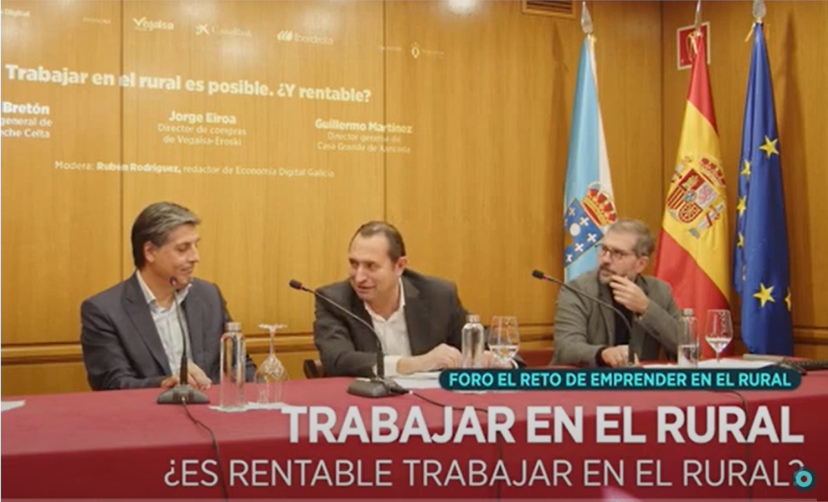 Javier Bretón, director general de Leche Celta; Jorge Eiroa, director de compras de Vegalsa-Eroski; y Guillermo Martínez, director gerente de Casa Grande de Xanceda