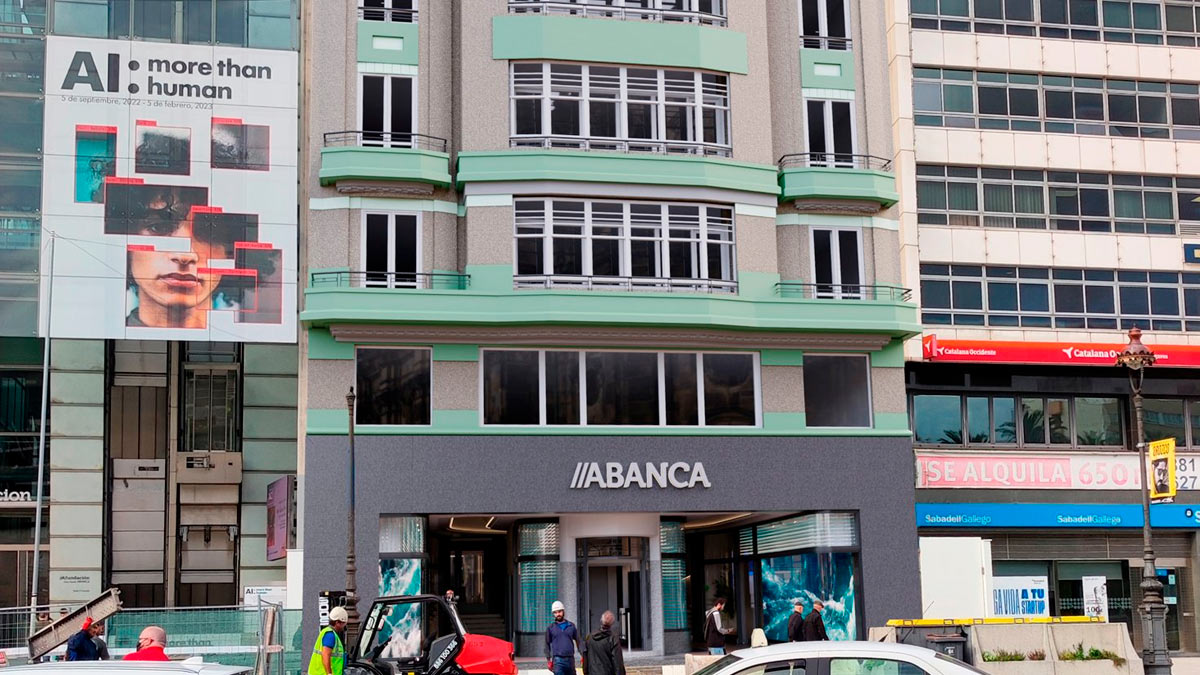 Edificio del antiguo Cine Avenida de A Coruña, finalizadas las obras realizadas por Abanca para albergar sus nuevas instalaciones