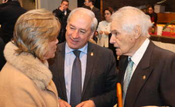 El presidente de la Deputación de Lugo, José Tomé, junto al empresario Álvaro Rodríguez Eiras durante el acto de entrega del Premio Aresa / Deputación de Lugo