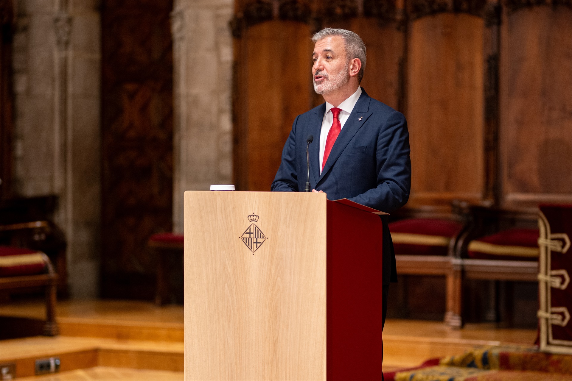 (Foto de ARCHIVO) El alcalde de Barcelona, Jaume Collboni, interviene durante el acto de homenaje a personalidades de los 80 en Barcelona, en el Ayuntamiento de Barcelona, a 4 de diciembre de 2024, en Barcelona, Catalunya (España). El motivo de la celebración es por el 40 aniversario de la exposición ‘Hola! Barcelona’. Lorena Sopêna / Europa Press 04 DICIEMBRE 2024;CATALUÑA;HOMENAJE;HOLA BARCELONA;EXPOSICIÓN;CULTURA; 04/12/2024