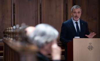 (Foto de ARCHIVO) El alcalde de Barcelona, Jaume Collboni, interviene durante la entrega de la Medalla al Mèrit Cultural al cineasta Juan Antonio Bayona, en el Ayuntamiento de Barcelona, a 10 de diciembre de 2024, en Barcelona, Catalunya (España). El pleno del Ayuntamiento de Barcelona aprobó el pasado 28 de junio por unanimidad conceder la Medalla al Mèrit Cultural de la ciudad al director de cine barcelonés Juan Antonio Bayona reconociendo el papel del cineasta en la industria cinematográfica, tanto a nivel nacional como internacional. David Zorrakino / Europa Press 10 DICIEMBRE 2024;CATALUÑA;BAYONA;COLLBONI;CULTURA;CINEASTA;CINE;PREMIO;MEDALLA;MÉRITO CULTURAL;DIRECTOR DE CINE; 10/12/2024