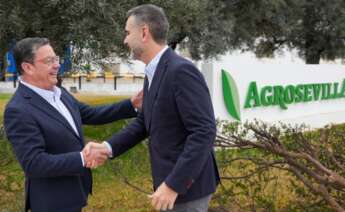 Gabriel Cabello López, Presidente de Agrosevilla, y el consejero de Agricultura, Pesca, Agua y Desarrollo Rural, Ramón Fernández-Pacheco